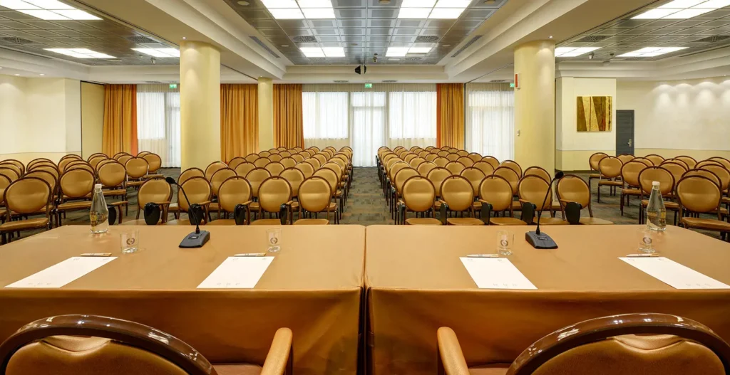 A sua reunião no Centro Congressos Globo escolha Sala Continenti