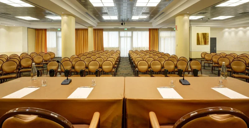 A sua reunião no Centro Congressos Globo escolha Sala Continenti