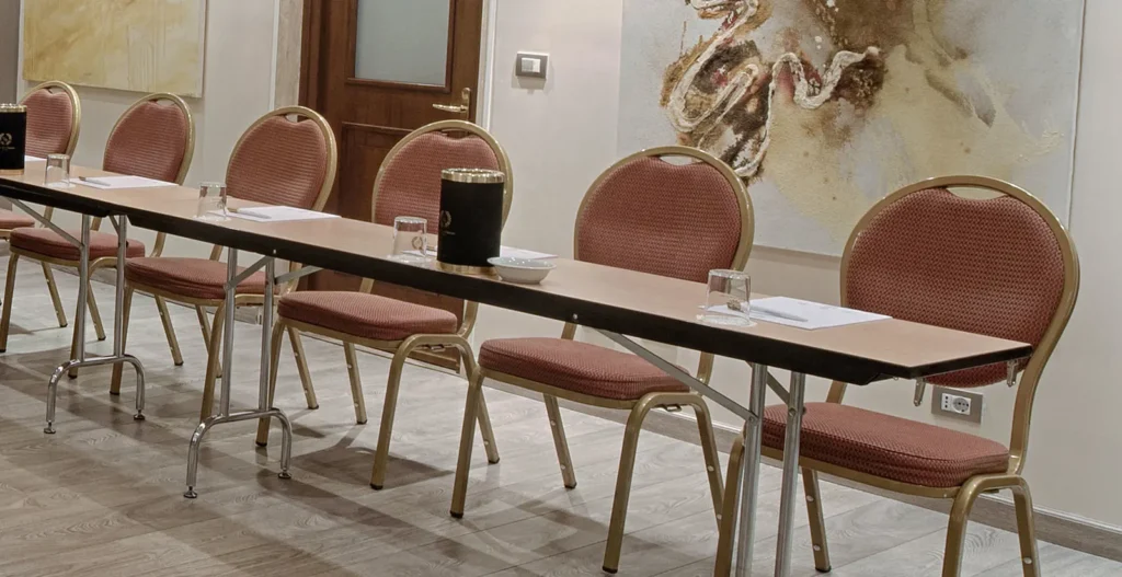 Sala B do Centro de Congressos Globo é adequada para reuniões
